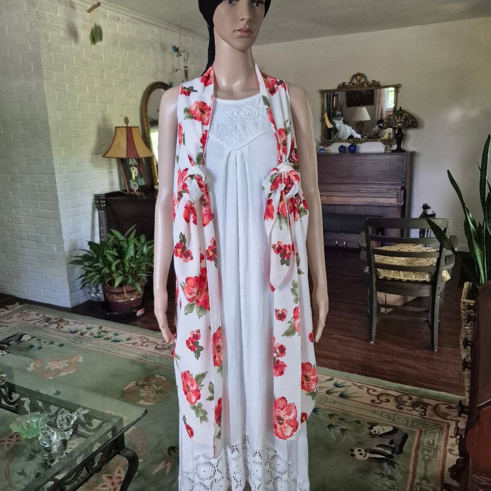 Ladies wrap. OS. floral